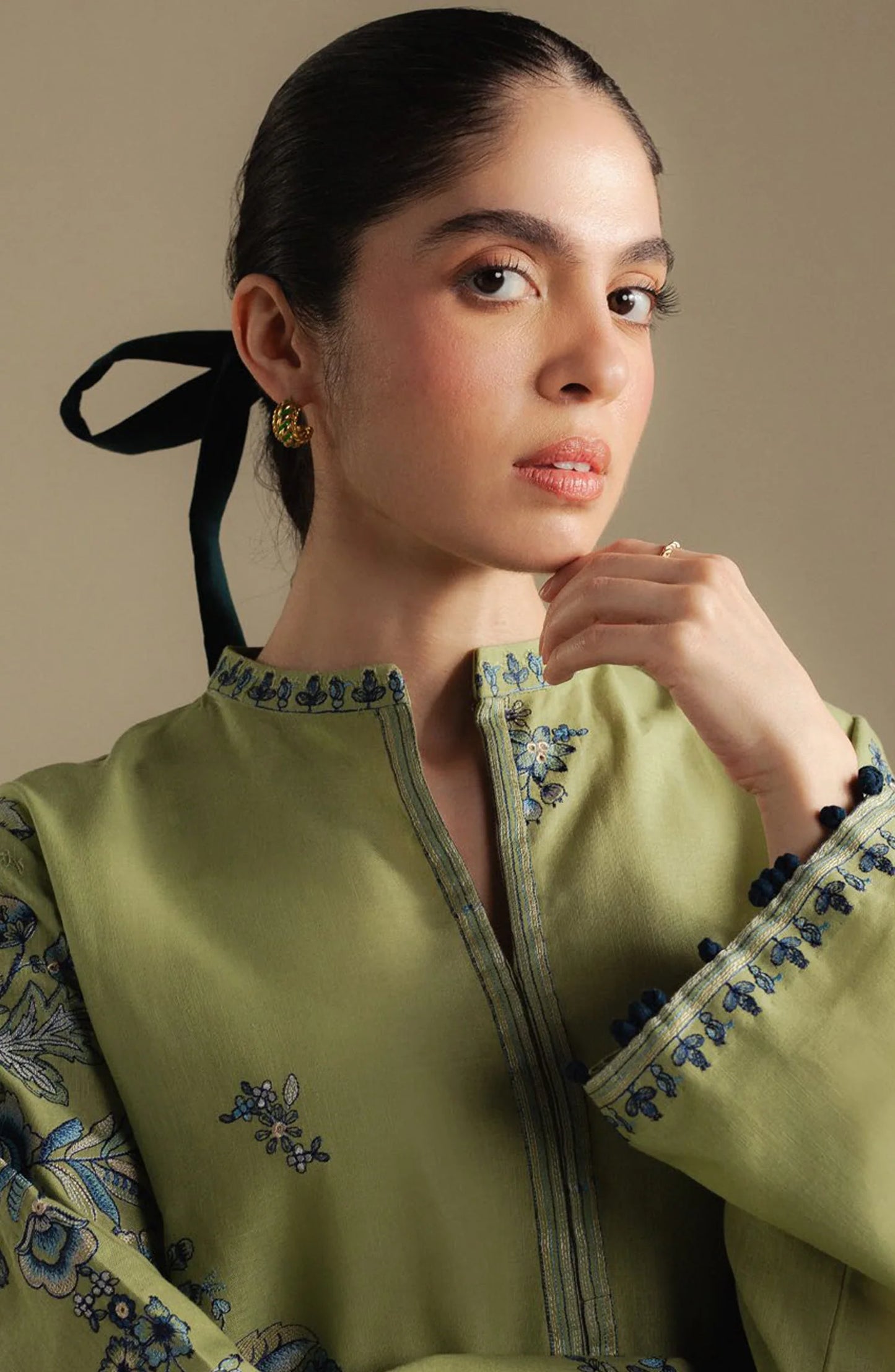 Coco Embroidered Dhanak Three Piece D-230