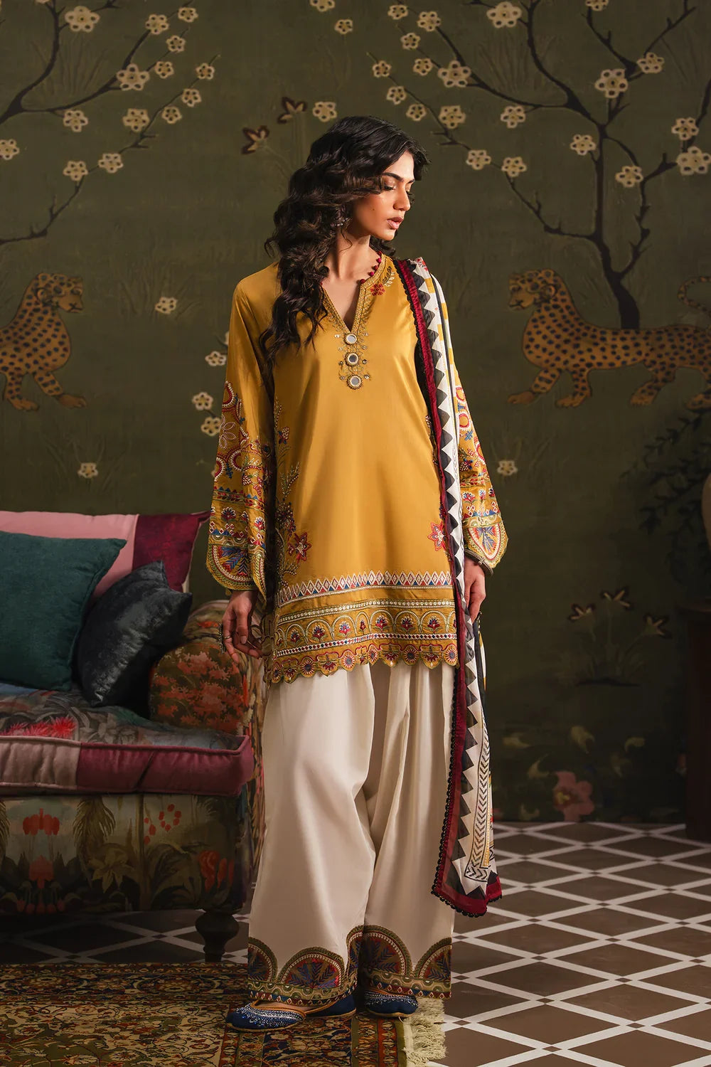 Ethnic Embroidered Dhanak Three Piece ET-415