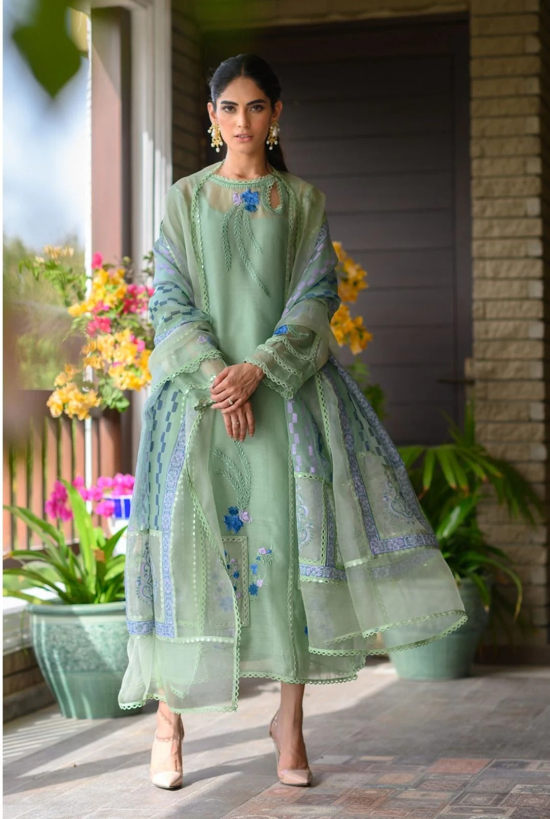 femalechoice Design#523 Organza Lawn inner Embroidered 3 pc