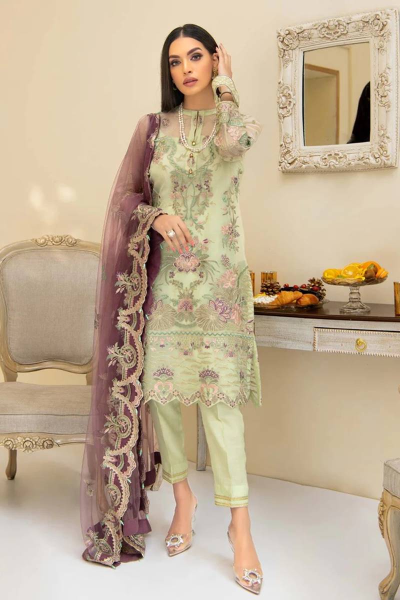 Maria B MB-105 Embroidered Dhanak Three Piece Winter Collection