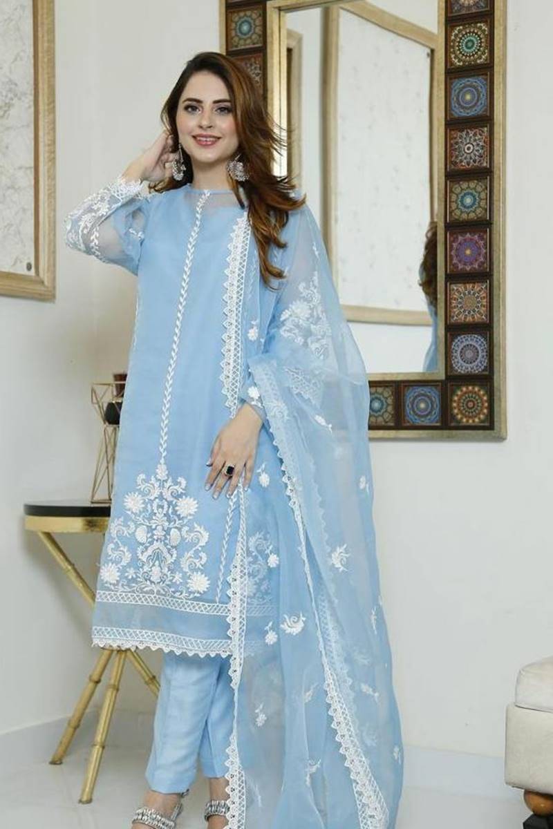 femalechoice Design#13 Organza Lawn inner Embroidered 3 pc