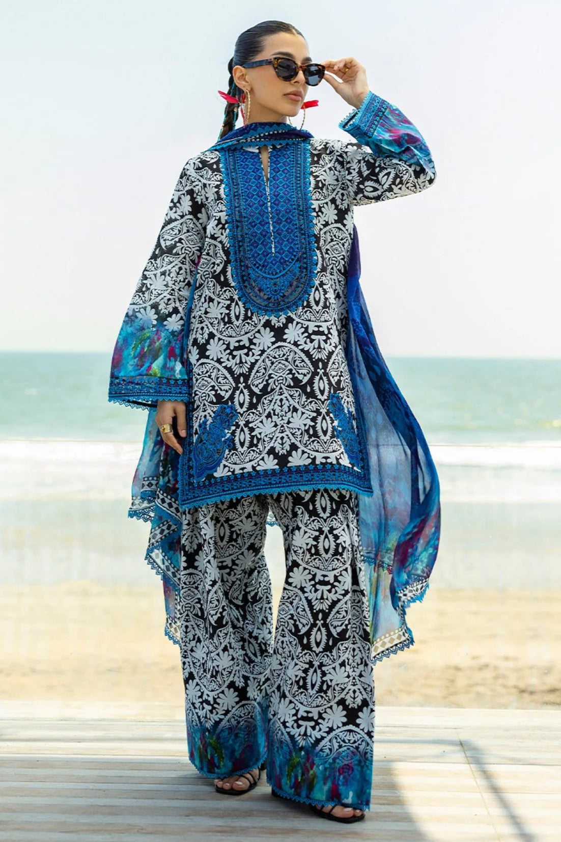 Zainab chotani Embroidered lawn Three Piece ZC-6677