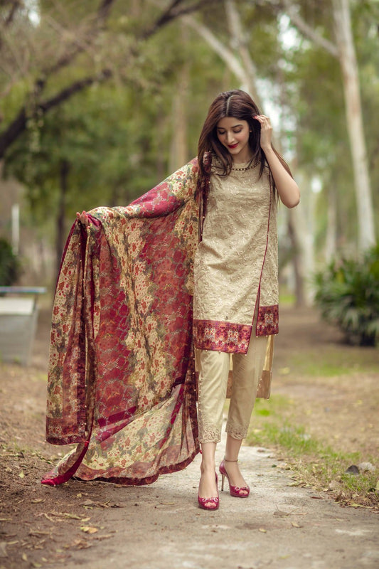 Noor By Sadia Embroidered Three Piece Lawn NBS-01