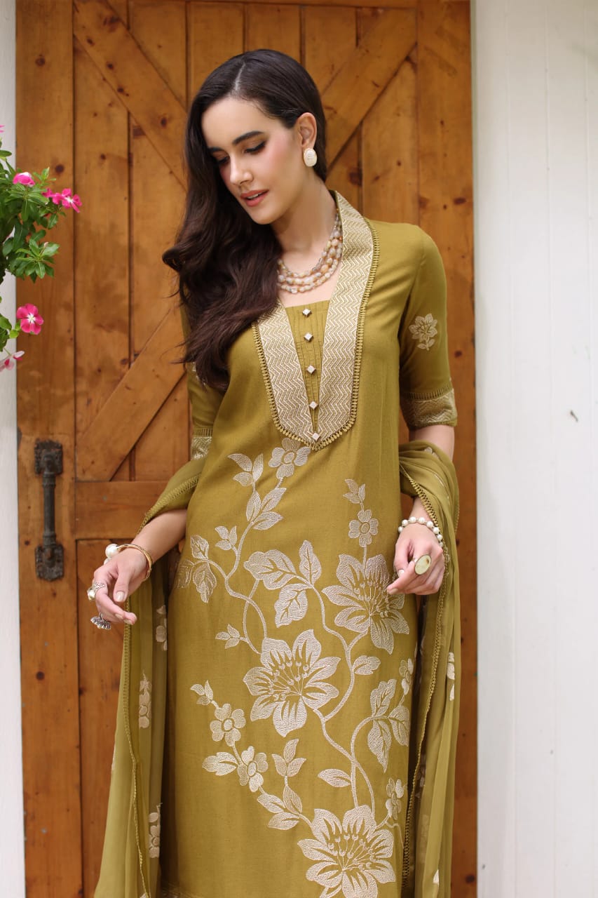 Bareeze Embroidered Dhanak Three Piece Winter BR-86