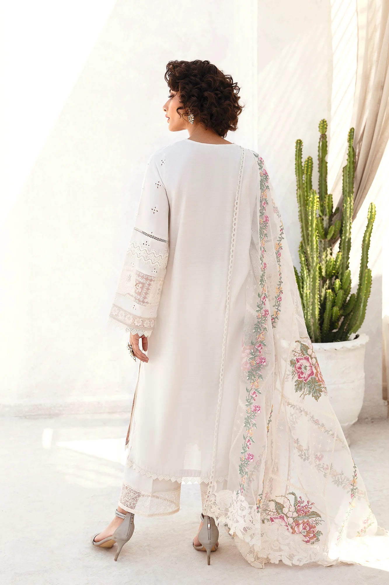 Ethnic Embroidered Lawn Three Piece ET-1050
