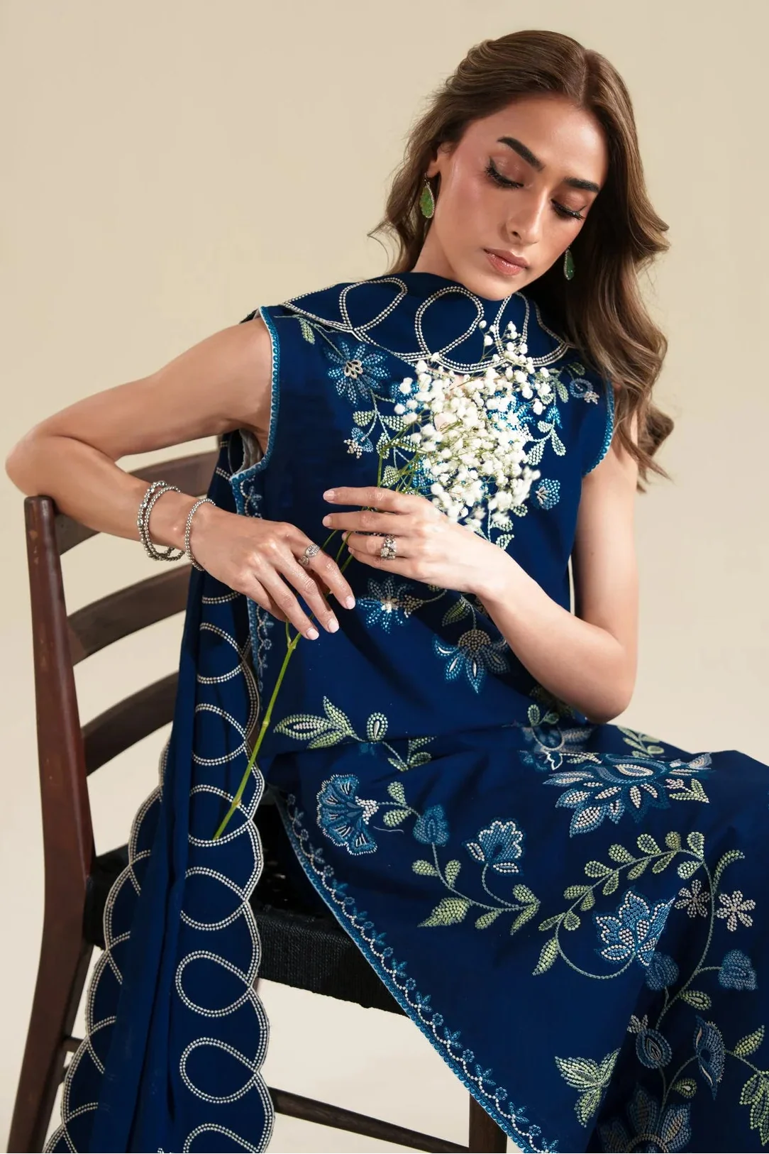 Izel D-404 Embroidered Dhanak Three Piece Winter Collection