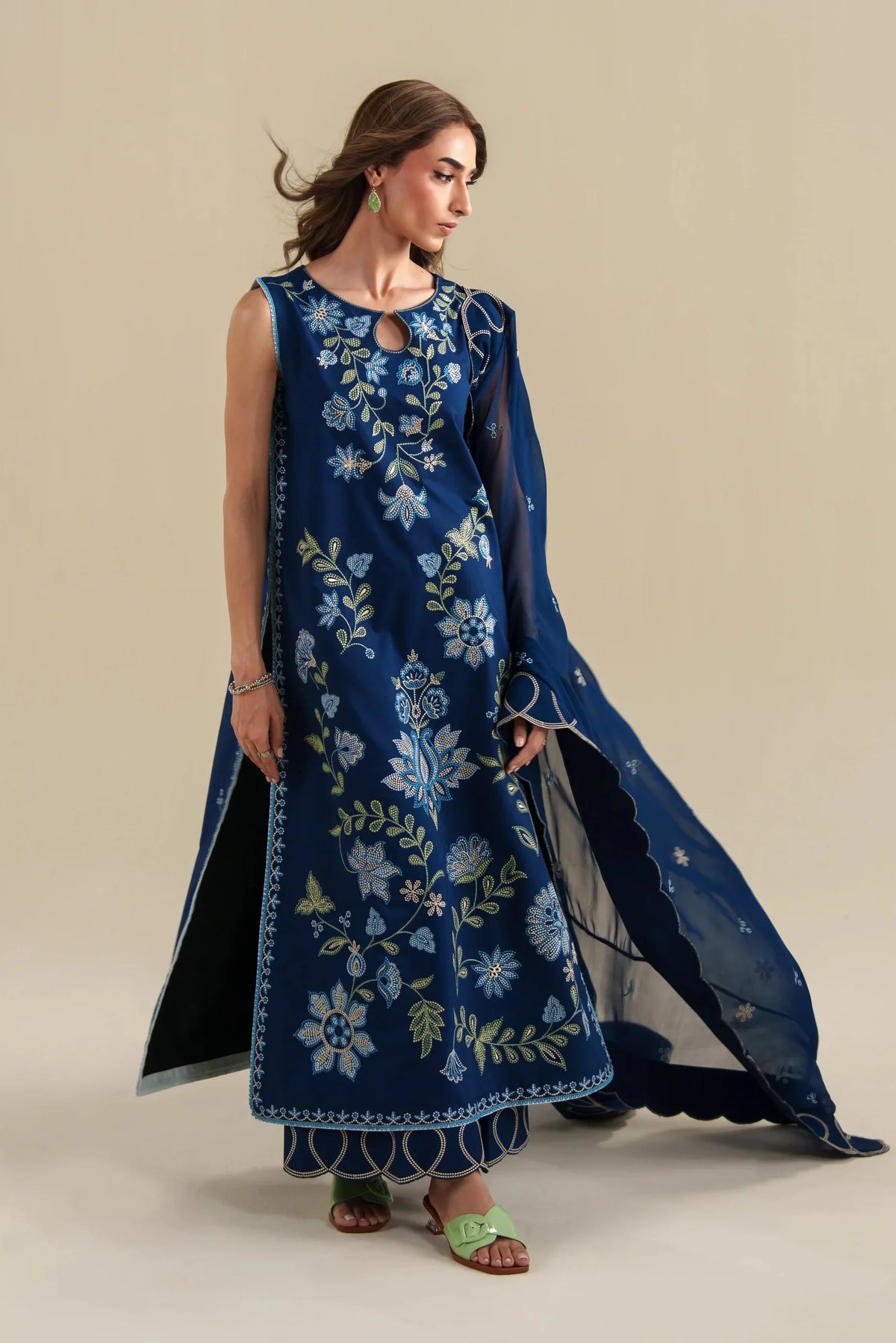 Izel D-404 Embroidered Dhanak Three Piece Winter Collection