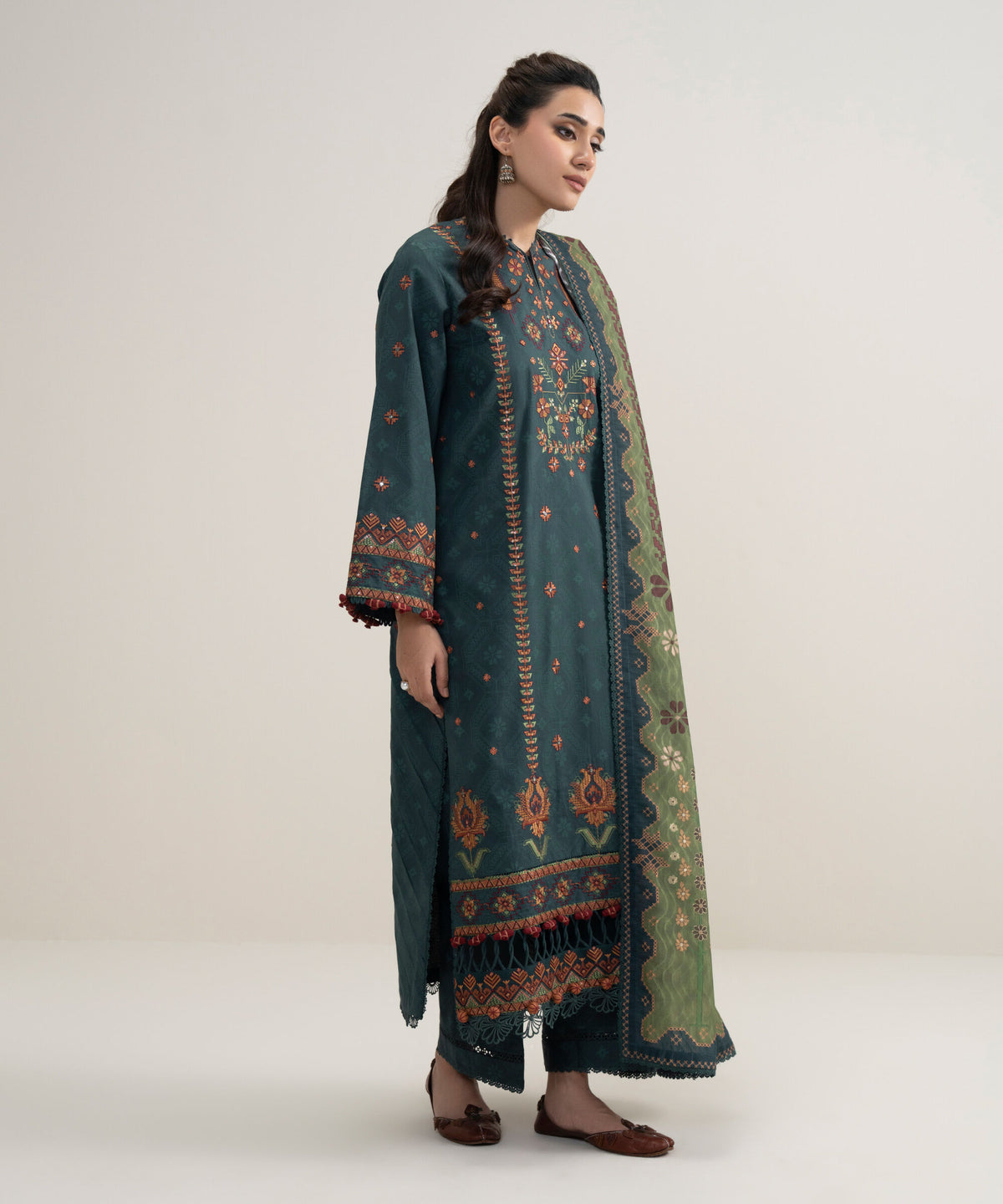 Sapphire Embroidered Dhanak Three Piece SP-403