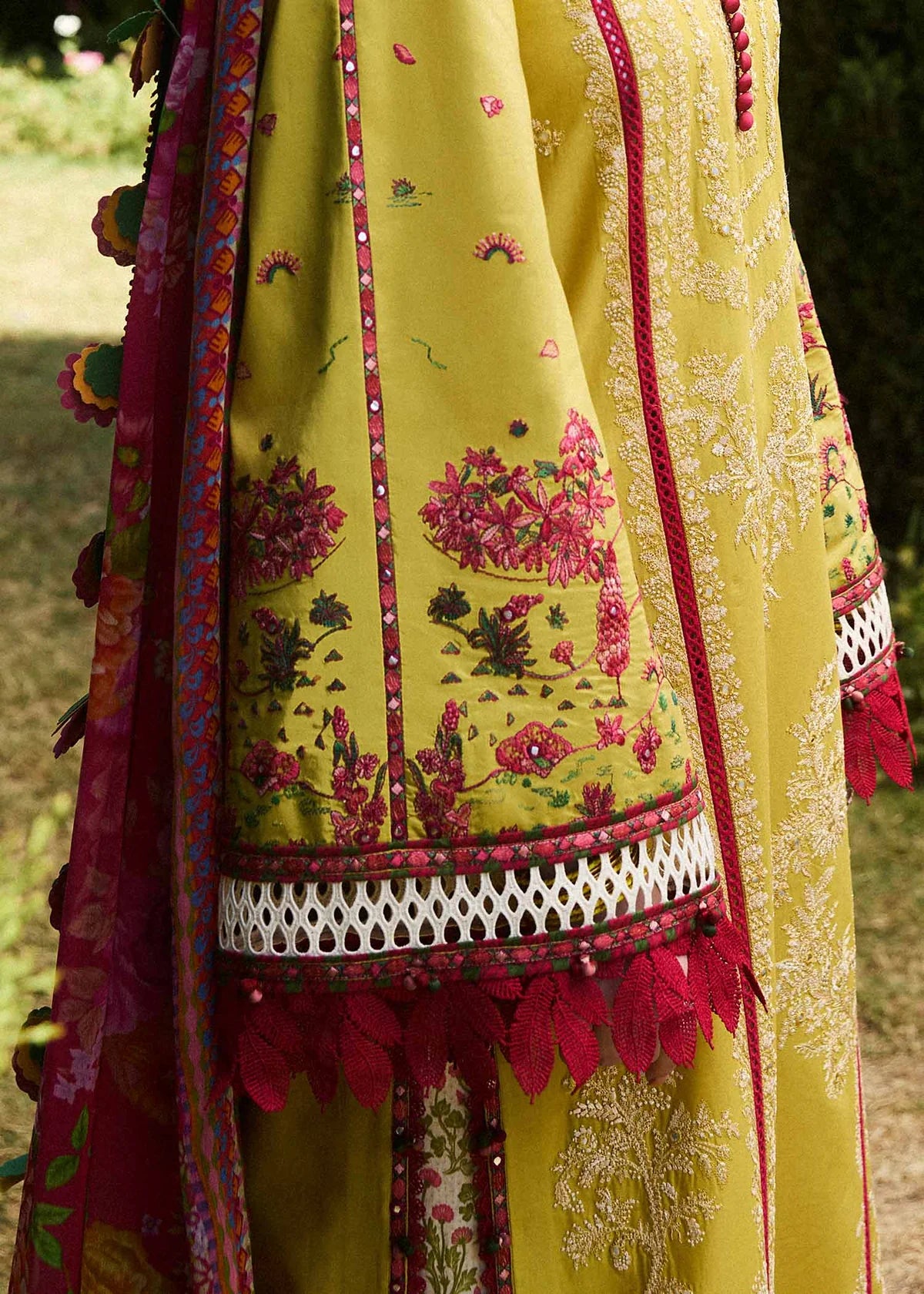Hussain Rehar Embroidered lawn Three Piece HR-289