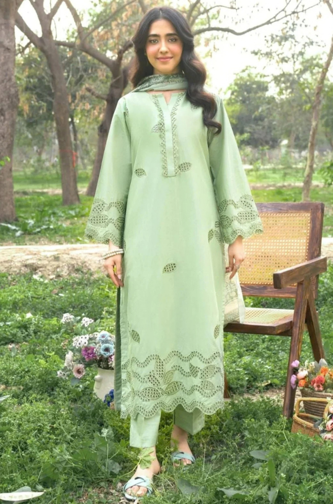 IZEL  Embroidered lawn Three Piece IZ-147