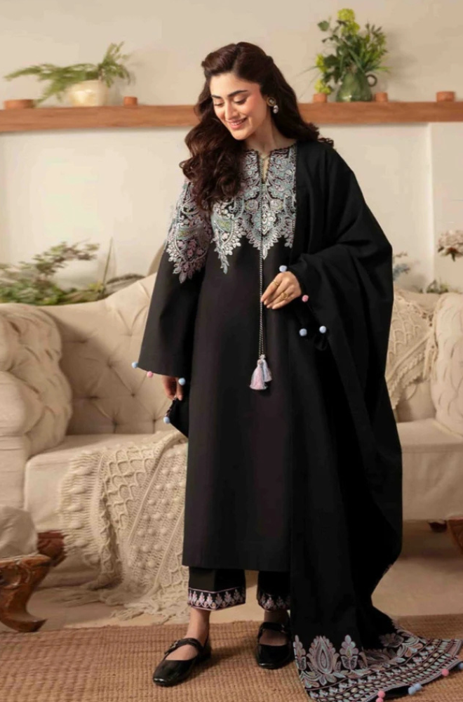 Maya Embroidered lawn Three Piece M-341